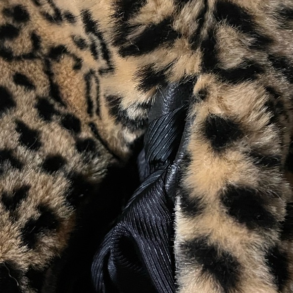 Furrocious VINTAGE Leopard Faux Fur Vest - Picture 5 of 7